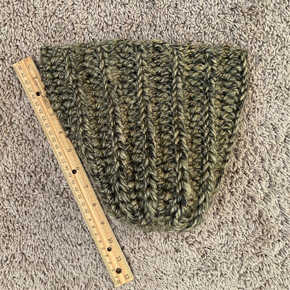 Crochet hat - Picture 3 of 3